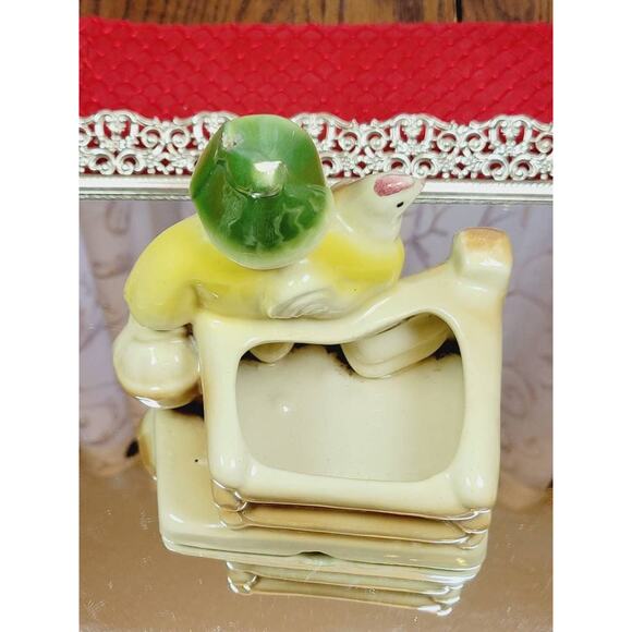 Vintage Shawnee Planter 645, Boy Chicken Basket, Mid Century Succulent Vase - Picture 5 of 6